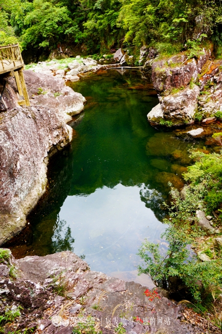 云顶景区瀑布,云顶山峡谷七彩瀑布