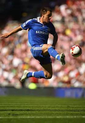 最低调的足球明星开什么车,世界足球明星都开什么车去上班