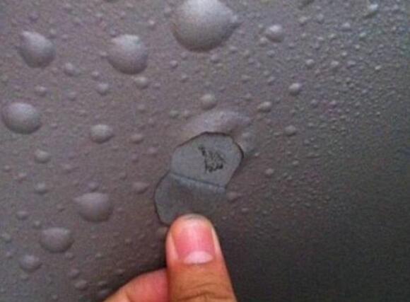 墙面漆起泡脱落是什么原因,墙面修补刷墙漆后起泡是什么原因