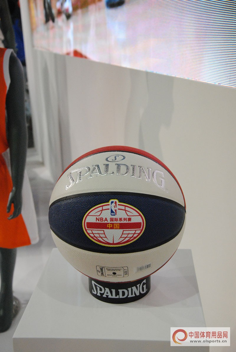 YONEX、阿迪达斯、斯伯丁三大品牌携球类新品重磅亮相