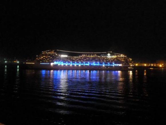 我是远洋渔民，爱钓鱼，更爱周游世界