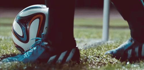 足球鞋知识科普之如何挑选足球鞋,综合性比较强的足球鞋推荐