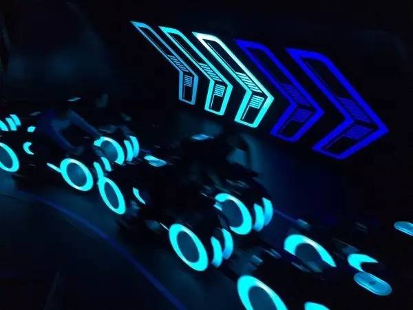 迪士尼不能带自拍杆个人怎么拍照,去上海迪士尼可以带自拍杆进去吗