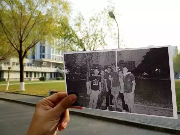 又是一年毕业季时光荏苒,又是一年毕业季满怀青春气息