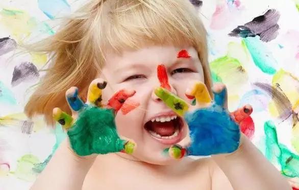 宝宝两岁如何安全度过,孩子可怕的两岁该怎么教育