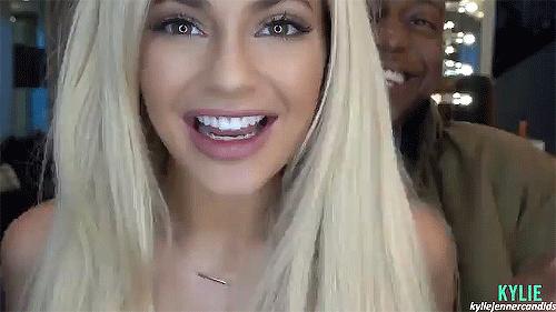 庆幸，男女通杀的Plump唇不用动刀