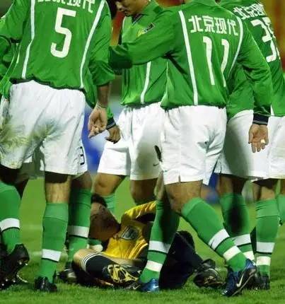 中国足球场打架,中国足球史上十大反击