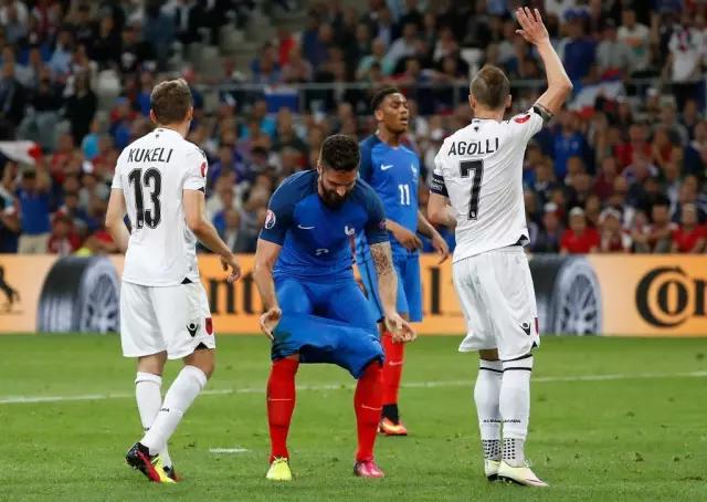 现在的前锋都弱爆了吗,现在的前锋还能玩吗