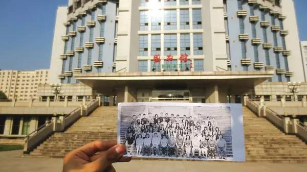 又是一年毕业季时光荏苒,又是一年毕业季满怀青春气息