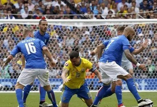 足球就像生活,足球生活有时候就是这么残酷