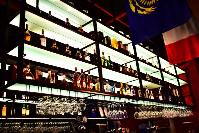 黑森林bar酒吧看欧洲杯,曲屏酒吧看欧洲杯