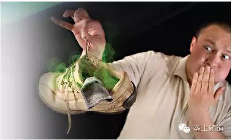 男子去洗浴中心染上疾病,男子去洗脚感染脚气