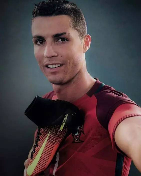 欧洲杯最贵的球星,2016欧洲杯c罗球鞋