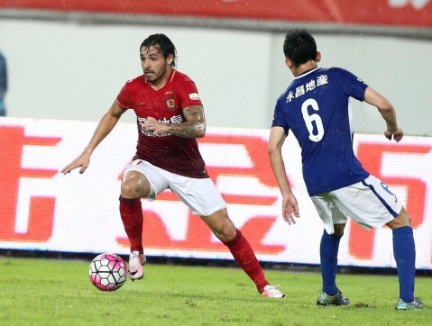 足球怎么破铁桶阵教学,西班牙该如何破铁桶阵