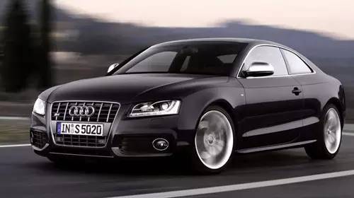 最低调的足球明星开什么车,世界足球明星都开什么车去上班