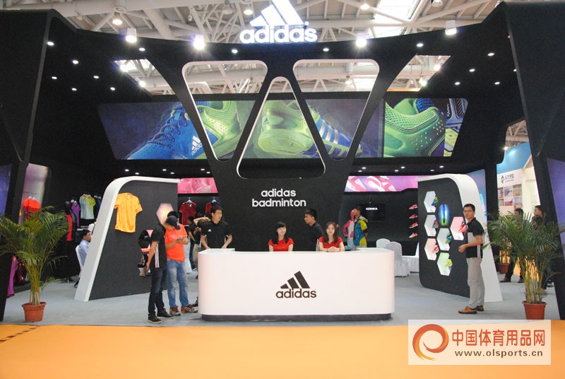 YONEX、阿迪达斯、斯伯丁三大品牌携球类新品重磅亮相