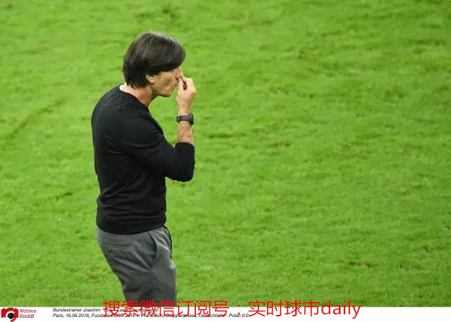 莱万抢点破门拜仁1-0领先,莱万抢点巧射破门拜仁1-0领先