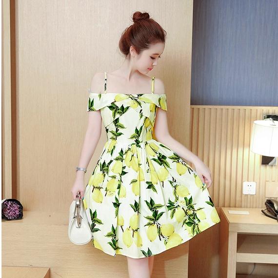 什么样的衣服显得气质又好看,时装秀凸显出大方得体的气质美感