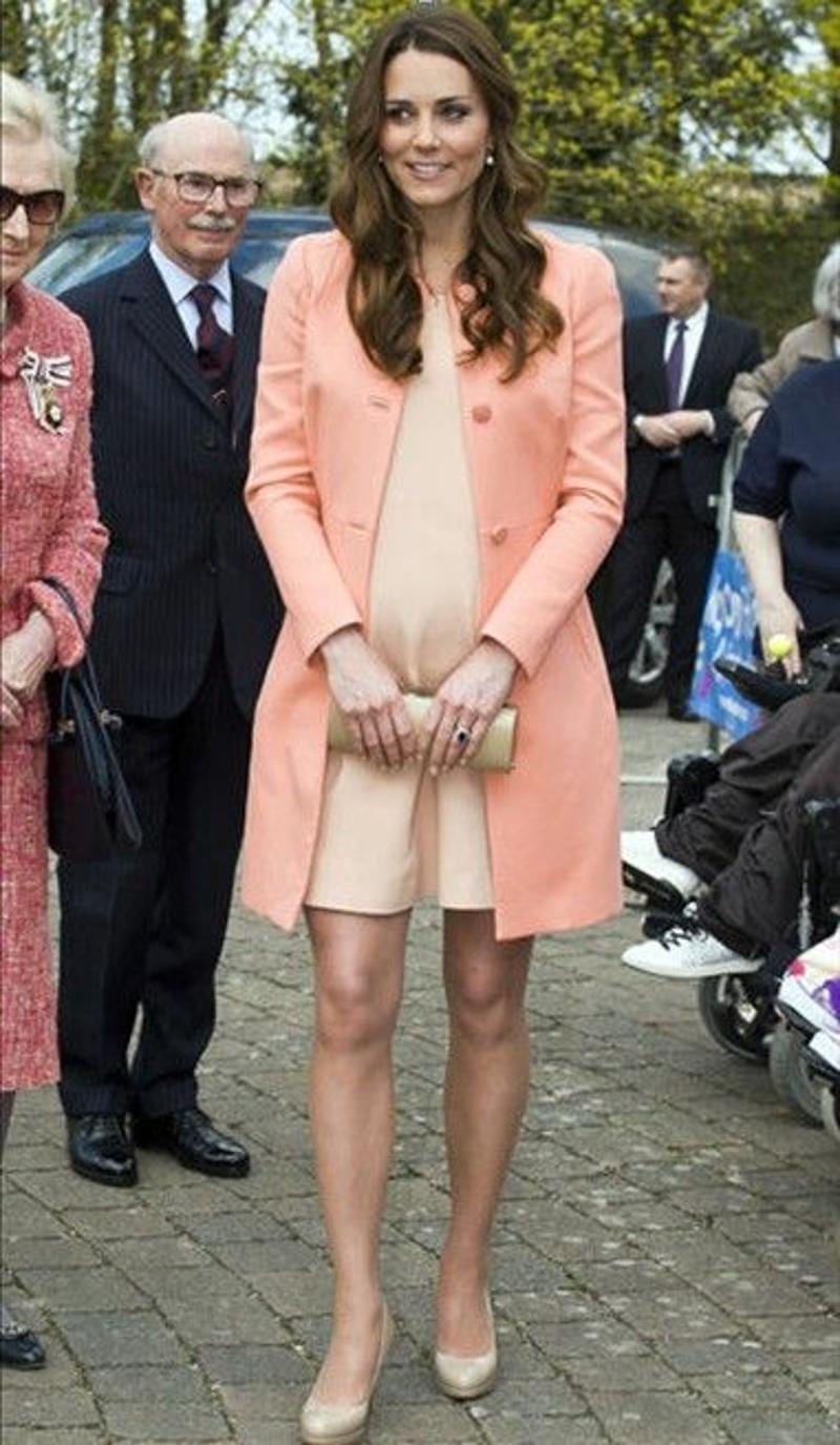 怎样的高跟鞋显腿细,穿怎样的高跟鞋不显腿粗