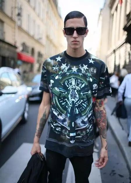 一件t两种穿法,一件t恤的多种穿法