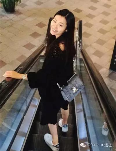 别嫌弃带LOGO的包了，那是你没挑对！