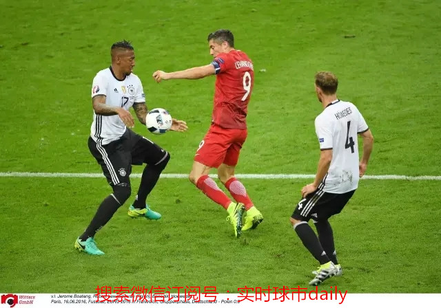 莱万抢点破门拜仁1-0领先,莱万抢点巧射破门拜仁1-0领先