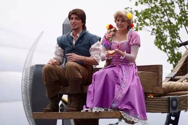 迪士尼不能带自拍杆个人怎么拍照,去上海迪士尼可以带自拍杆进去吗