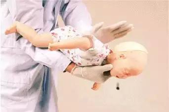 宝宝被鱼刺卡喉怎么处理,宝宝被鱼刺卡到怎么办