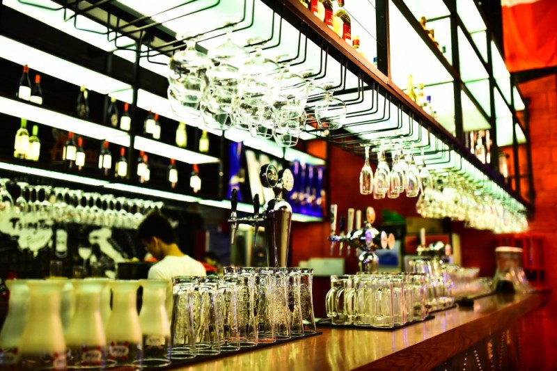 黑森林bar酒吧看欧洲杯,曲屏酒吧看欧洲杯