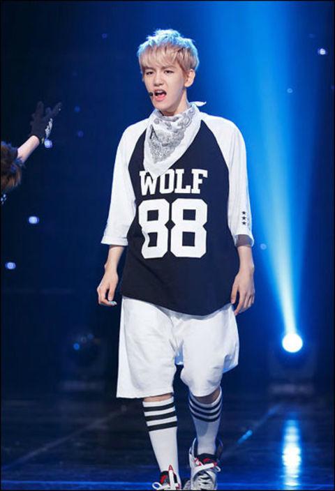 欧洲杯赛事正酣,欧洲杯怎么知道本场穿什么色球衣