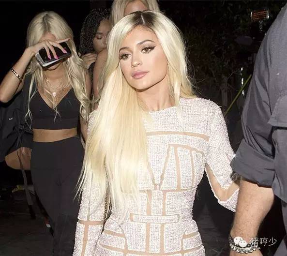 庆幸，男女通杀的Plump唇不用动刀