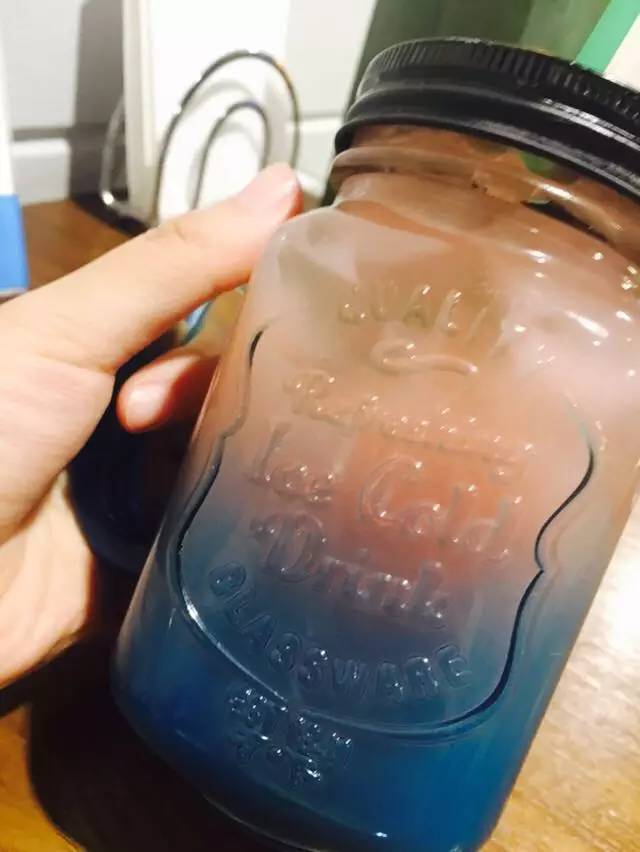 团长探店这是欧巴代言的炸鸡店！你们都不要拦我！我必须要去