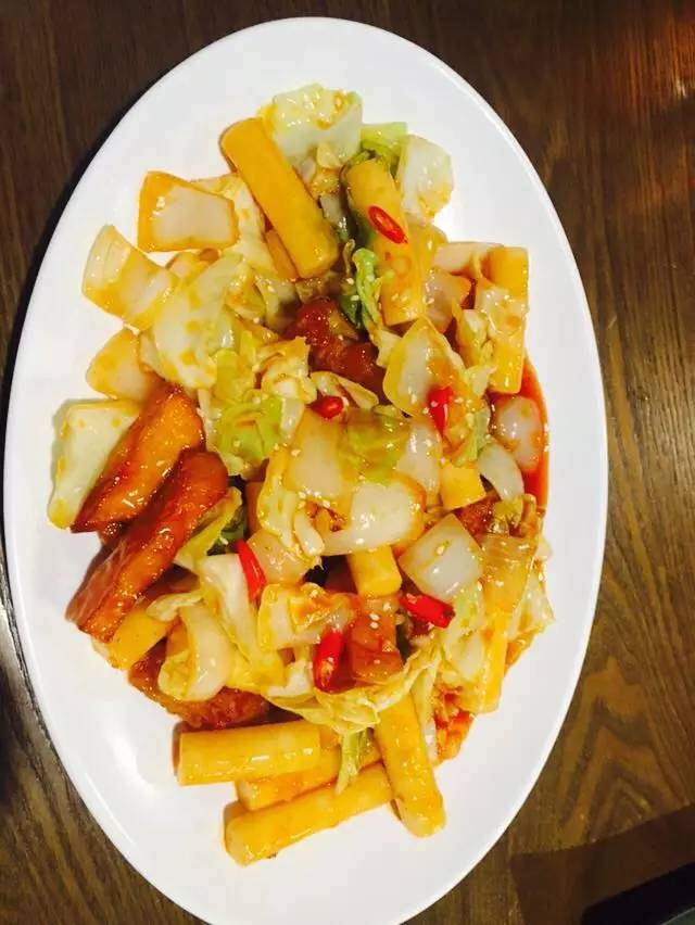 团长探店这是欧巴代言的炸鸡店！你们都不要拦我！我必须要去