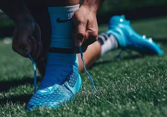 足球鞋知识科普之如何挑选足球鞋,综合性比较强的足球鞋推荐