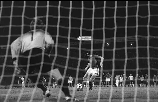 帕年卡点球教学,76年帕年卡勺子点球