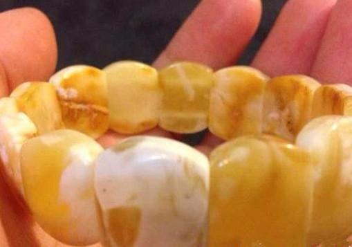 十大骗人的蜜蜡,真假蜜蜡鉴别就这一招有图有真相