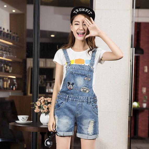 背带裤的夏天，时间再回不到从前青春岁月且珍惜