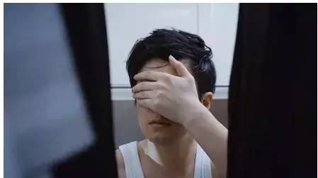 与人交谈时脸红怎么办,职场中与人交谈紧张脸红怎么办