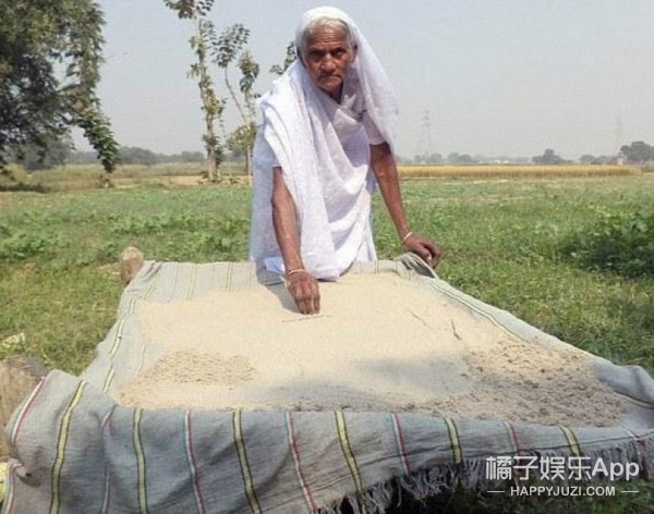 「HolyShit」吃沙成瘾！78岁老太15岁开始吃沙子，一吃就是63年！