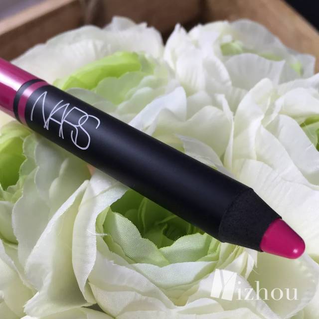 现在的美妆品的名字太太太太少儿不宜了，“一丝不挂”、“事后清晨”、Sex-Proof……