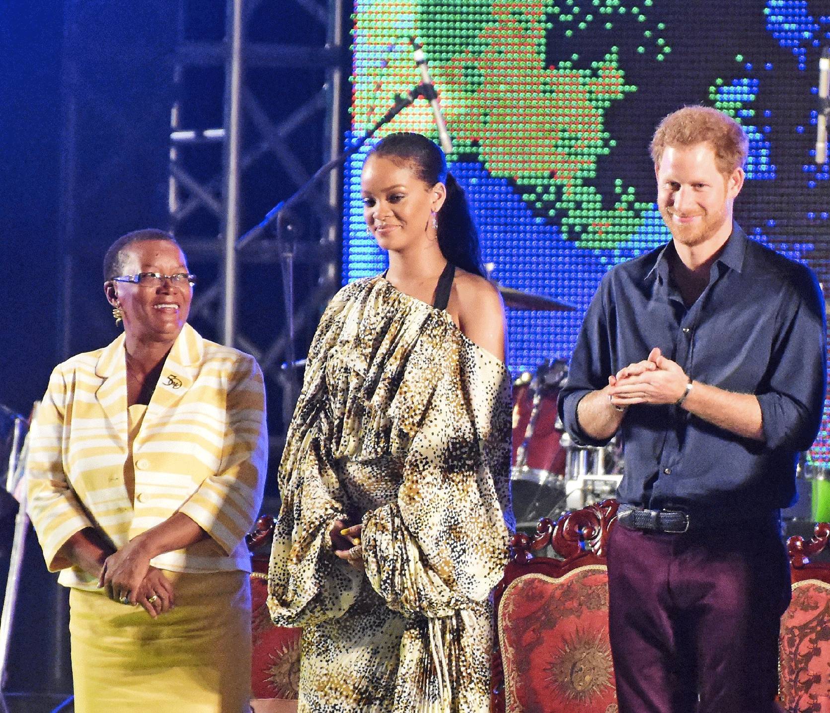 聊八卦看街拍｜敢于全素颜才是真女神！「11.28-12.4」