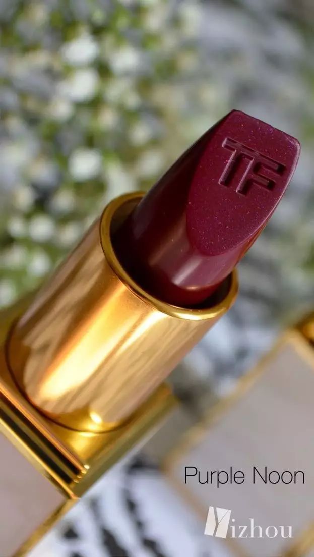 现在的美妆品的名字太太太太少儿不宜了，“一丝不挂”、“事后清晨”、Sex-Proof……