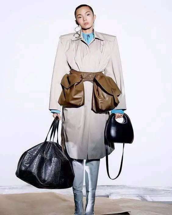 缁村瘑澶х闈㈣瘯妯＄壒,缁村瘑澶х绉诲笀涓婃捣