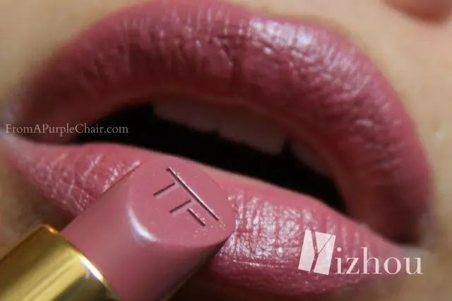 现在的美妆品的名字太太太太少儿不宜了，“一丝不挂”、“事后清晨”、Sex-Proof……