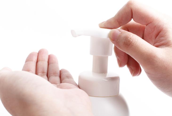 头屑小块但是很多头也很痒,头油头屑多头痒是什么原因