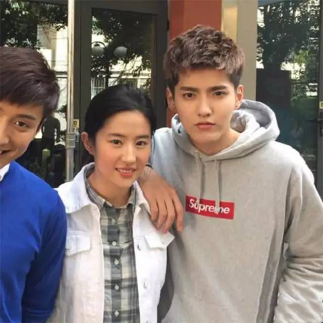 GD、侃爷、吴亦凡他们钟爱的潮牌，现在都在潮库海外购有卖了！