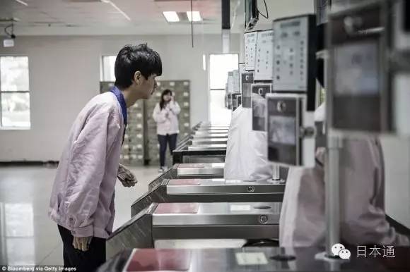 日本人参观中国比亚迪汽车,日本人参观中国的汽车厂