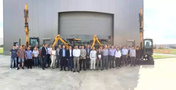 不花一分钱就可以带走的车,2万元三一挖机