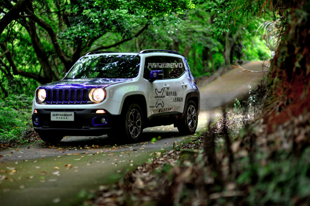 自由侠jeep试驾视频,jeep自由侠试驾第一人称