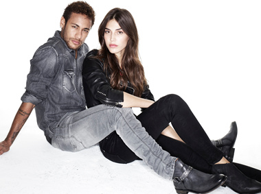 内马尔潮流动图,跟随内马尔跳舞